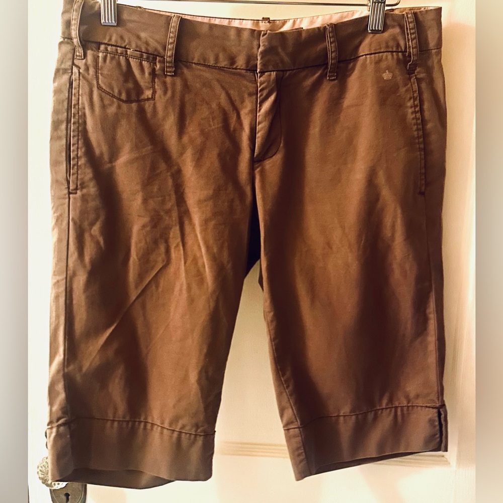 G1 GOODS Paper Twill Shorts. Flat Front 100% Cotton. Side Pockets. Olive brown.